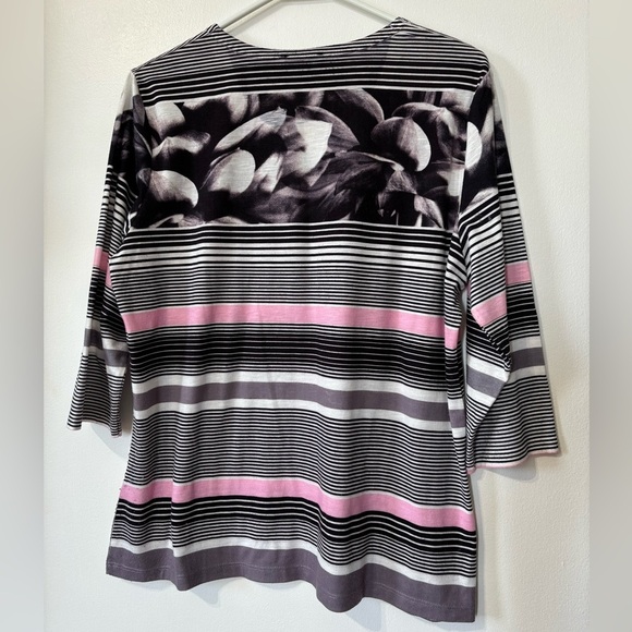 🎉4/30$🎉 Striped & Floral Printed Top – Laura 🌺 - Picture 4 of 4